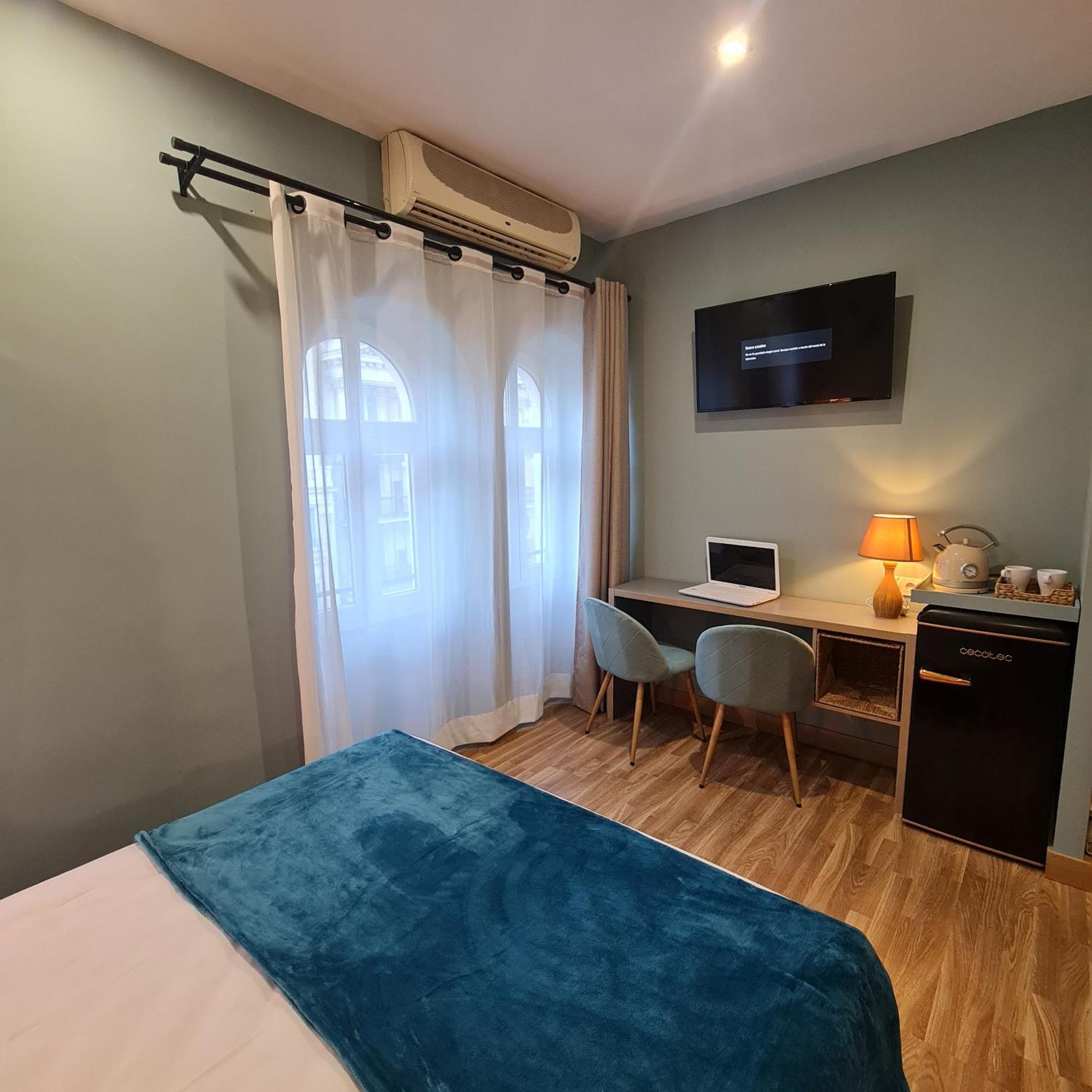 Luxury Green Hostal Madrid Gran Via Екстериор снимка